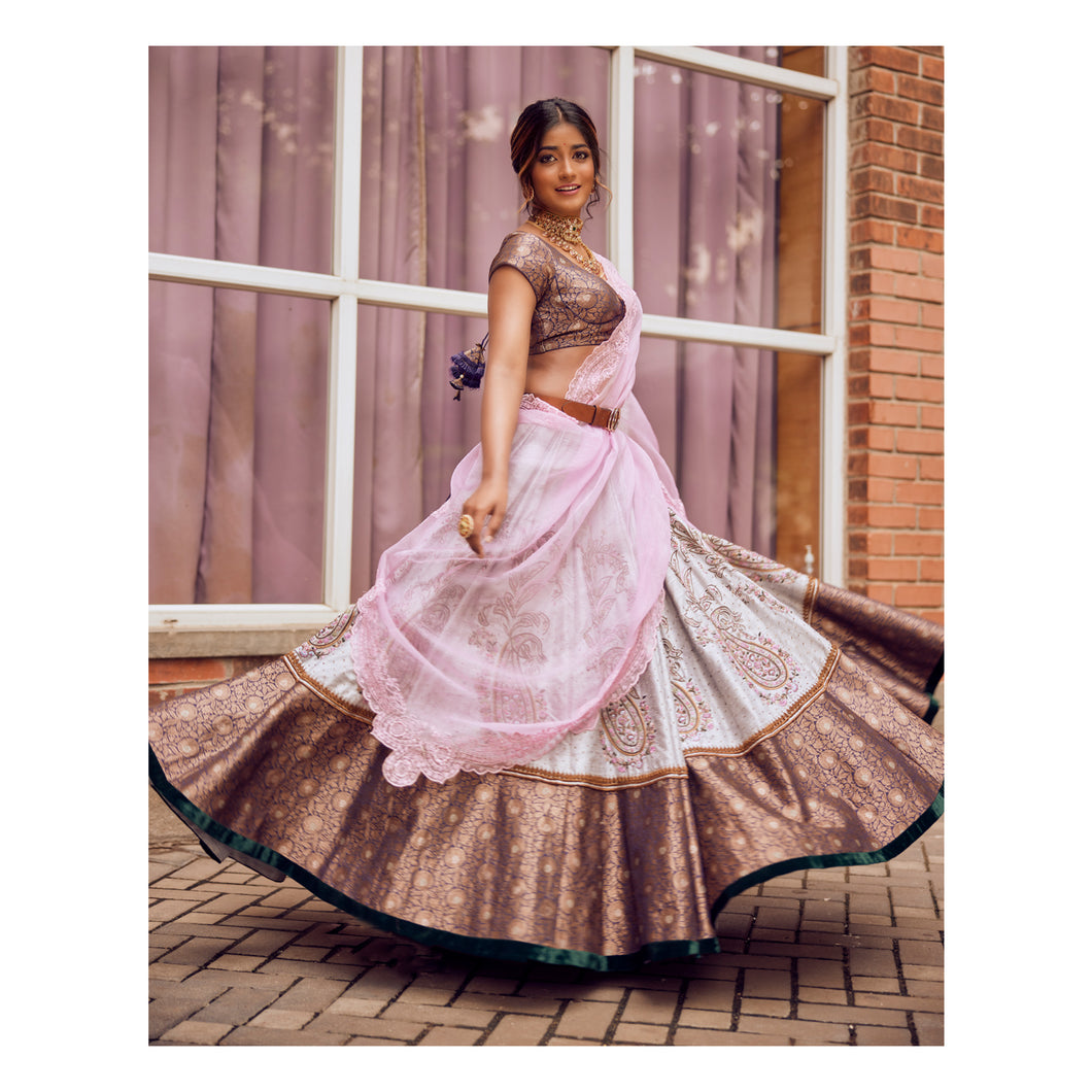 Contact : +91 9619997299 available at Lehjaa Ethnic House  (@lehjaaethnichouse) on Instagram:… | Indian fashion dresses, Indian  outfits lehenga, Indian gowns dresses